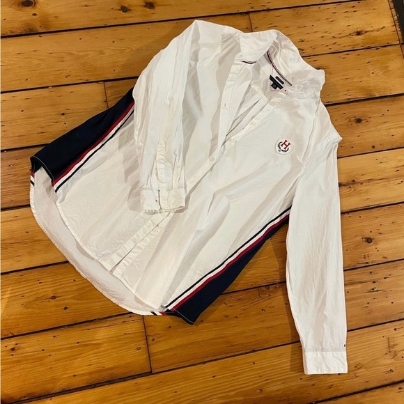 4 Tommy Hilfiger Blouses and Shirt - Picture 3 of 10